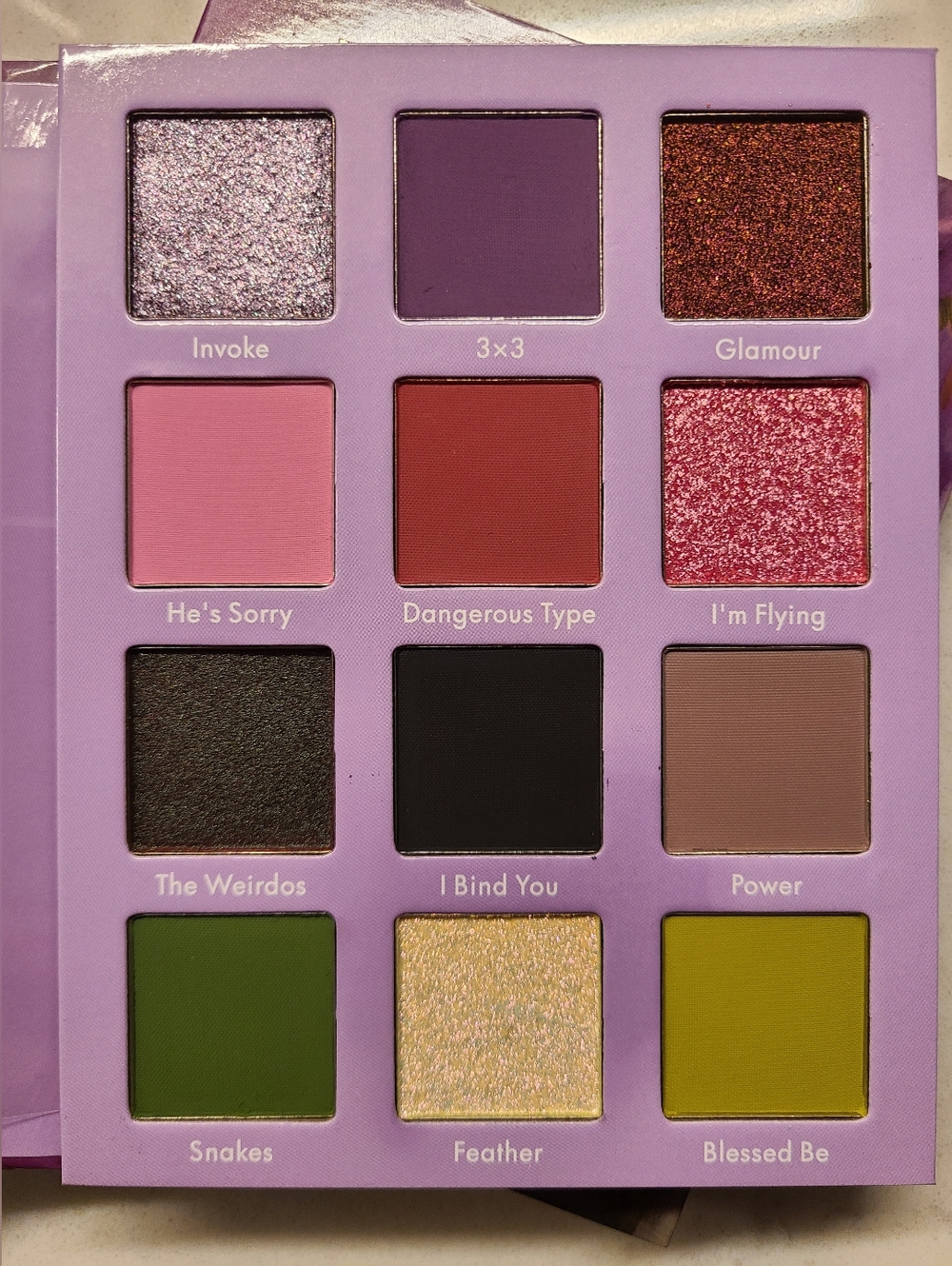 Unearthly THE WEIRDOS Eyeshadow Palette